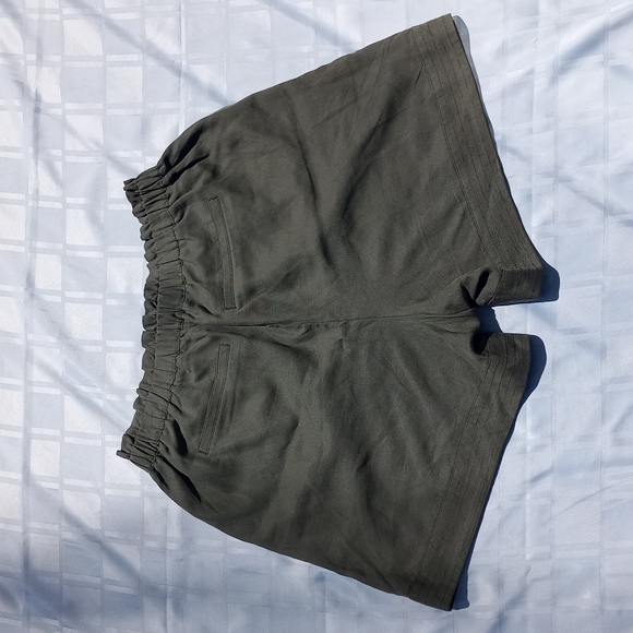 Addition Elle loose fit shorts - Picture 8 of 9